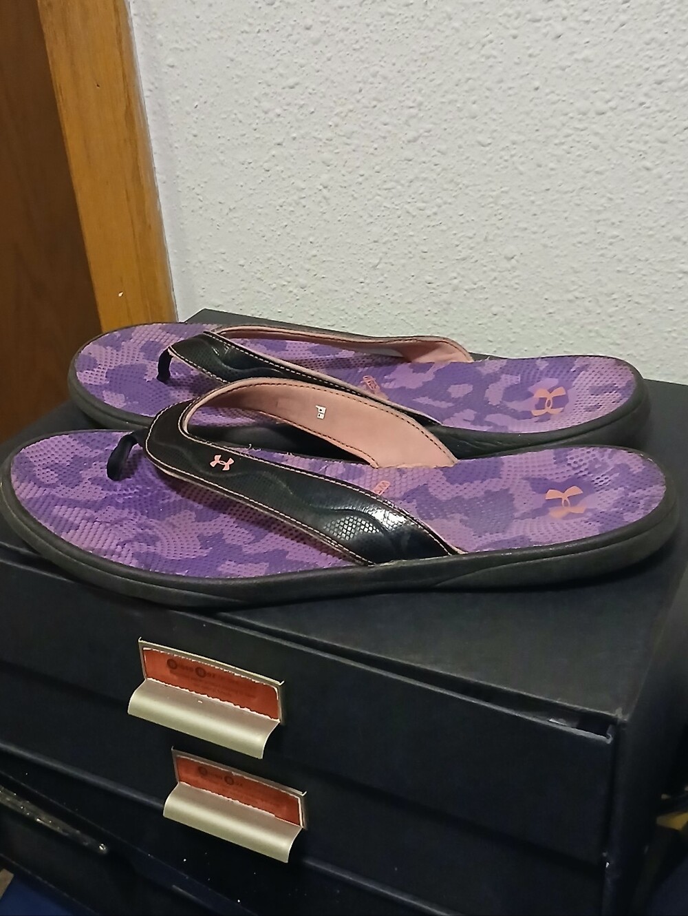 Under Armour 4D Foam Purple Camo Flip Flops Sandals Women’s Estimated Size 11